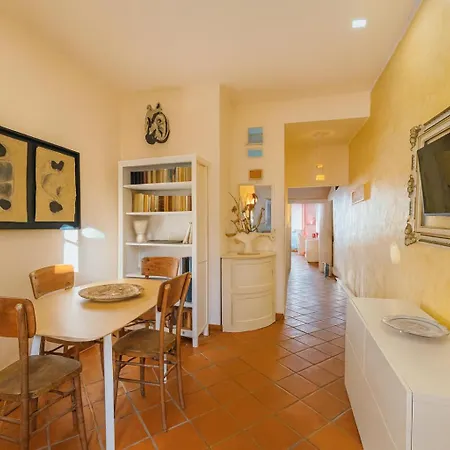 Dimora Del Borgo With Balcony In Saint Peter *